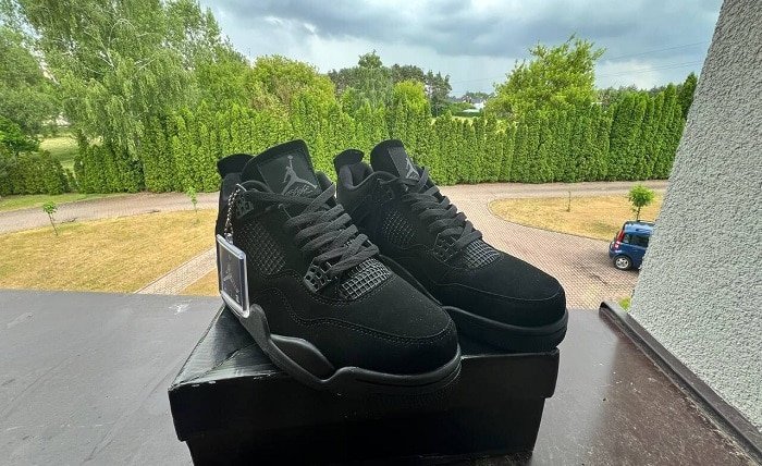 Jordans 4 Black Cat